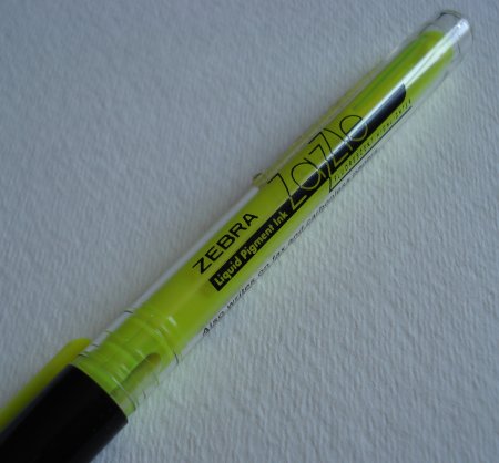 Lyra Mega Liner highlighting pencil